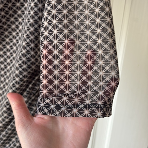 Dana Buchman Black and Cream Patterned Top large cowl neck blouse - Picture 4 of 7